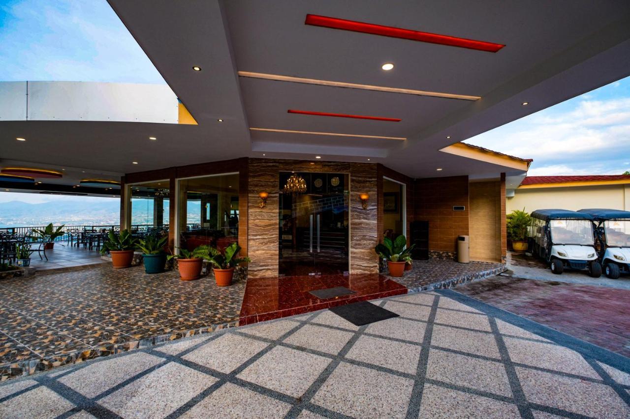פאלו Bukit Indah Doda Hotel & Resorts מראה חיצוני תמונה